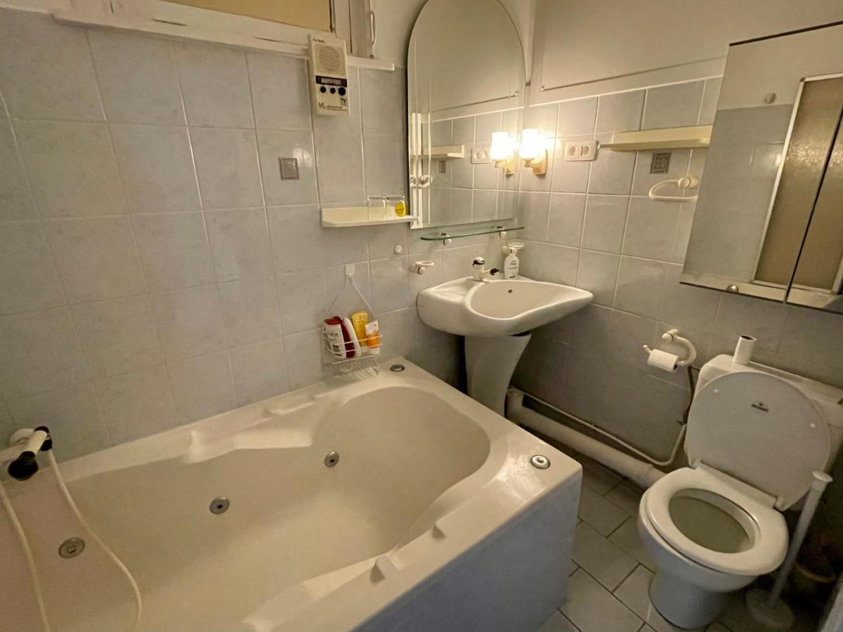 Superbe Appartement Duplex Avec Jacuzzi Brussel Bagian luar foto
